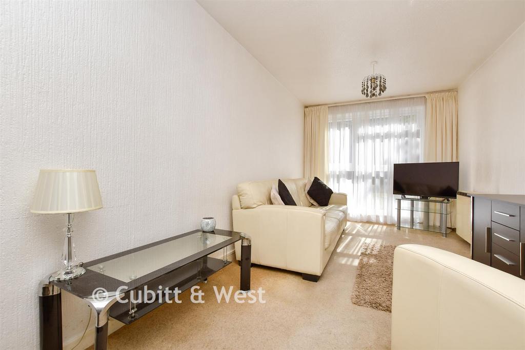 Lounge / Kitchen