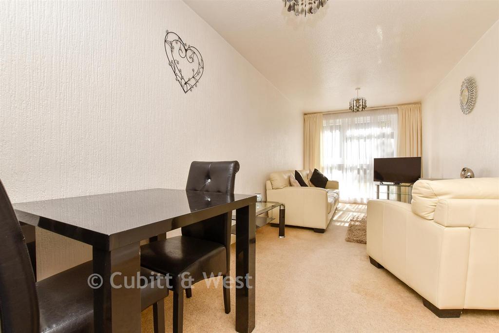 Lounge / Kitchen