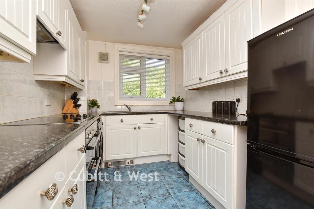 Lounge / Kitchen