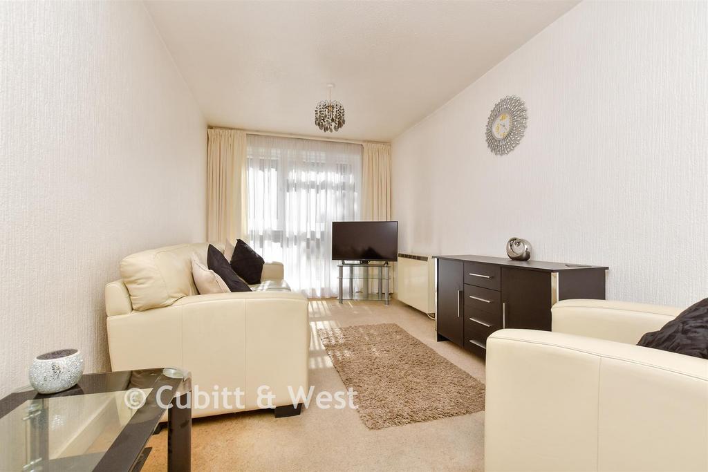 Lounge / Kitchen
