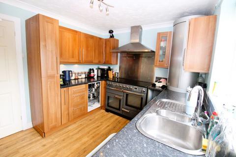 4 Brookside, Bozeat, Wellingborough, NN29 7NJ