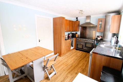 4 Brookside, Bozeat, Wellingborough, NN29 7NJ