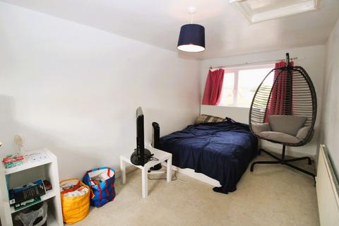 4 Brookside, Bozeat, Wellingborough, NN29 7NJ