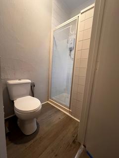 1 bedroom in a house share to rent, Bournemouth Road, Poole, Dorset, BH14