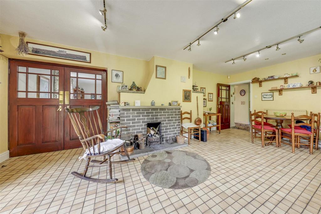 Kitchen Alt