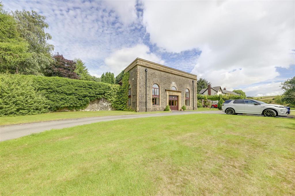 Front External & Parking