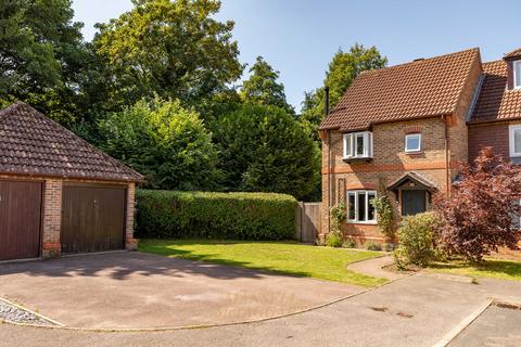 4 bedroom semi-detached house for sale, Swans Ghyll, Forest Row RH18
