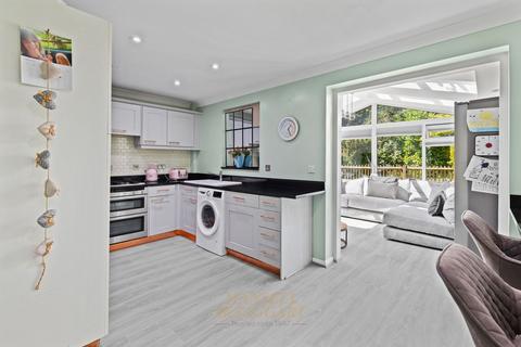 4 bedroom semi-detached house for sale, Swans Ghyll, Forest Row RH18
