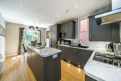 3 bedroom flat for sale, Knollys Road, London SW16