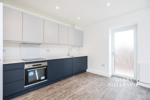 3 bedroom flat to rent, Oxford Road, Gerrards Cross, Buckinghamshire, SL9