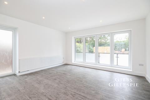 3 bedroom flat to rent, Oxford Road, Gerrards Cross, Buckinghamshire, SL9