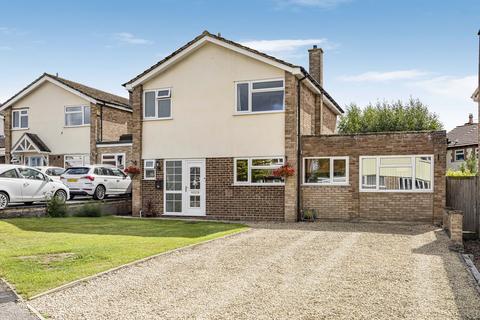 4 bedroom detached house for sale - Lower Farm Close, Shabbington, HP18