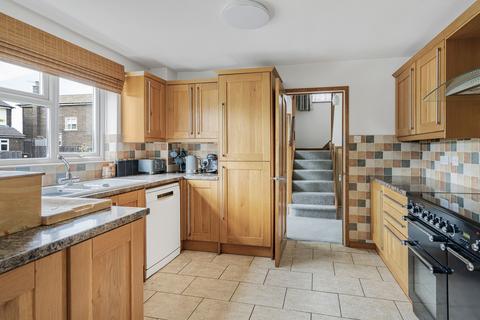 undefined, Lower Farm Close, Shabbington, HP18