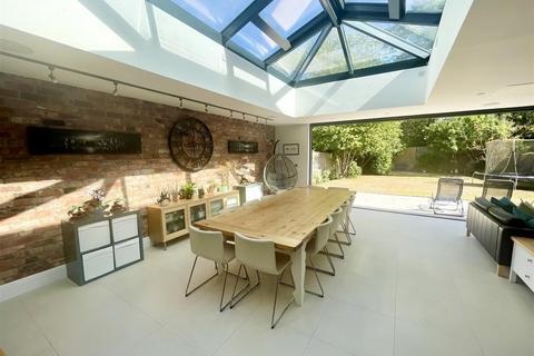 4 bedroom detached house for sale, Wharf Road, Wroughton, Swindon