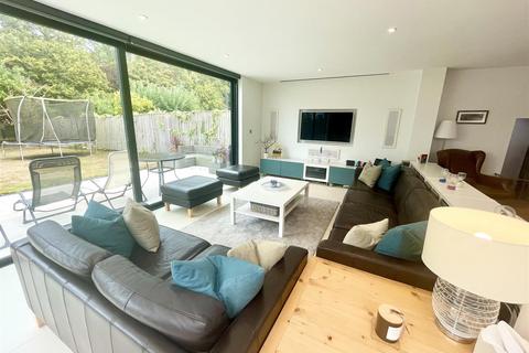 4 bedroom detached house for sale, Wharf Road, Wroughton, Swindon