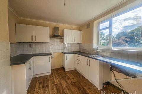 20 Redcar Road, Romford, RM3 9PT