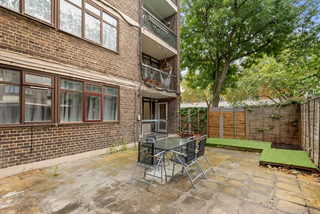 Apartment in London - More