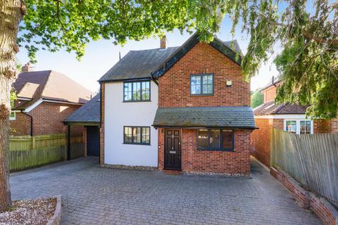 4 bedroom detached house for sale, Chaucer Avenue, Weybridge, Surrey, KT13