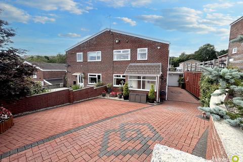undefined, Glas Cwm, Pontypridd CF37