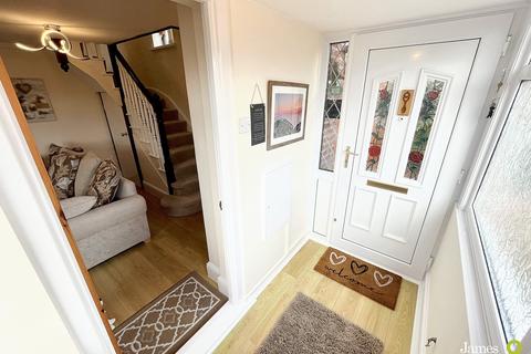 undefined, Glas Cwm, Pontypridd CF37