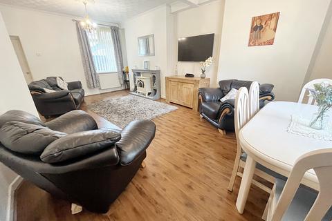 4 bedroom end of terrace house for sale, Nant Y Dall Avenue, Pontypridd CF37