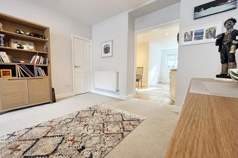 37 Barry Road, Pontypridd, CF37 1HY