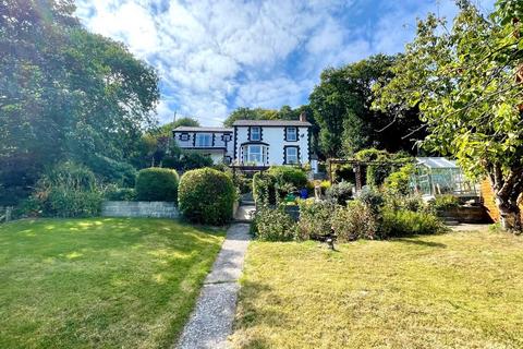 5 bedroom detached house for sale, Llangwstenin, Llandudno Junction