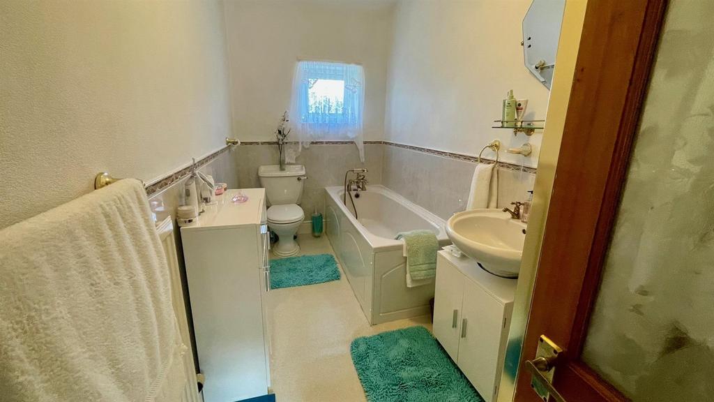 4 piece bathroom