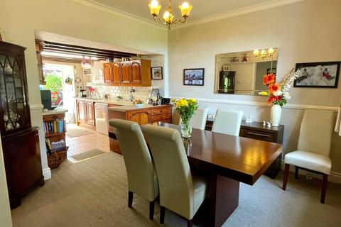 5 bedroom detached house for sale, Llangwstenin, Llandudno Junction