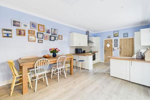 4 bedroom semi-detached house for sale, Tarring Road, Worthing, BN11 4HG