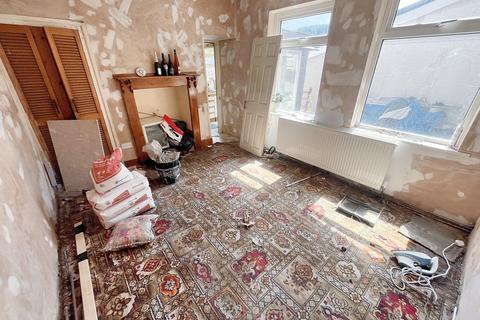 7 Glyn Terrace, Tonypandy, CF40 2EG