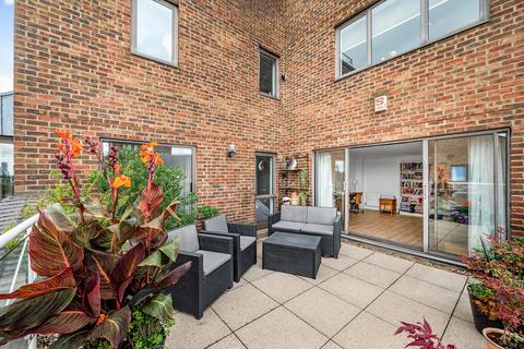 Cumberland Mills Square, London, E14