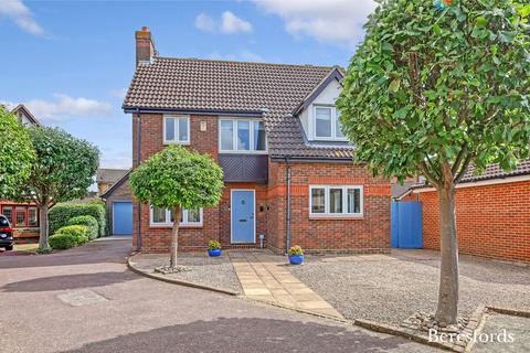 3 bedroom detached house for sale, Earl Mountbatten Drive, Billericay, CM12