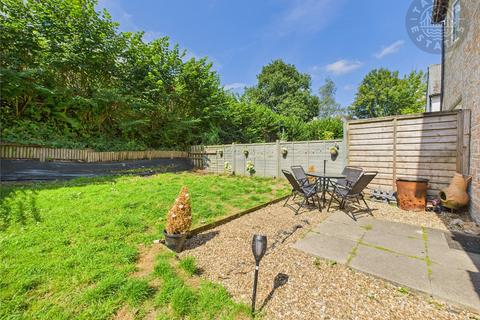 undefined, “A modern three-storey townhouse with garage, offering style and convenience in equal measure.”