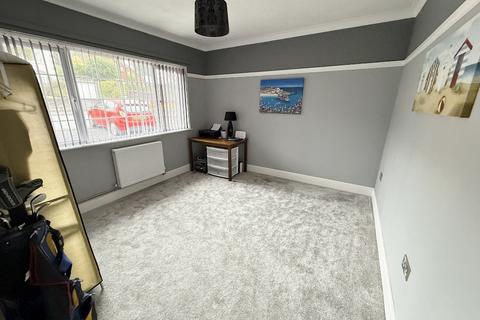 3 bedroom bungalow for sale, Pentre Rd, Pontarddulais