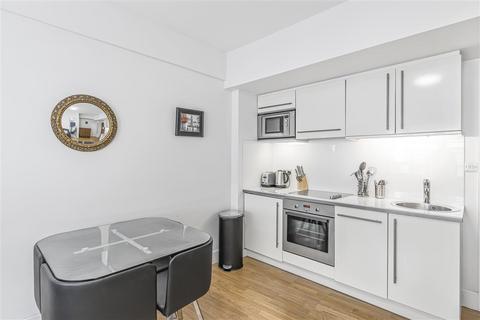 1 bedroom flat for sale, Nell Gwynn House, Sloane Avenue, SW3