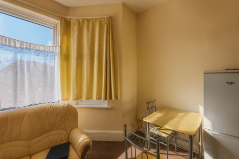 1 bedroom flat for sale, Mansfield Road, Ilford IG1