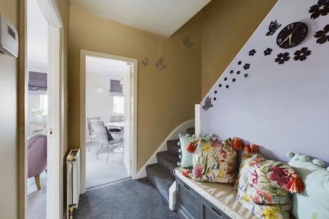 3 bedroom apartment for sale, Long Lane, Bexleyheath, Kent, DA7 5AE
