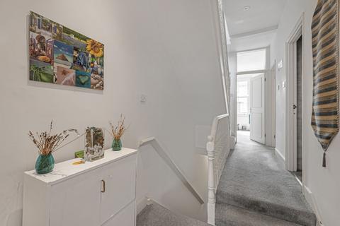 3 bedroom flat for sale, Glentham Road, Barnes, SW13