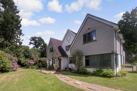 undefined, Snow Hill, Copthorne, Surrey
