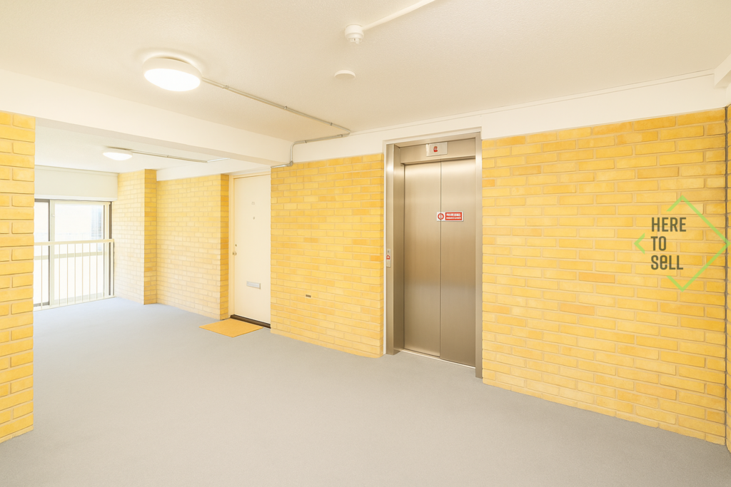 East Smithfield, London, E1 W