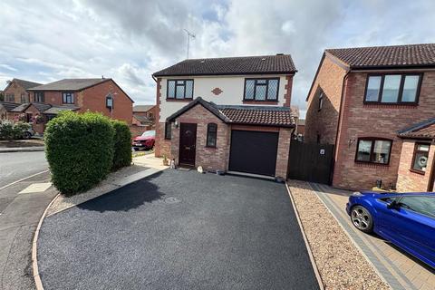 4 bedroom detached house for sale, St. Philips Drive, Evesham