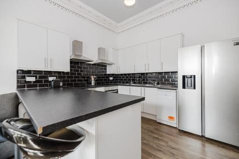 6 bedroom flat to rent, 35P East Preston Street, Edinburgh, EH8 9QA