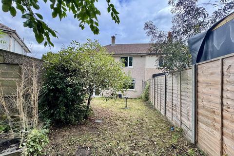 3 bedroom semi-detached house for sale, De Lacy Avenue, Almondbury, Huddersfield, HD5 8NT