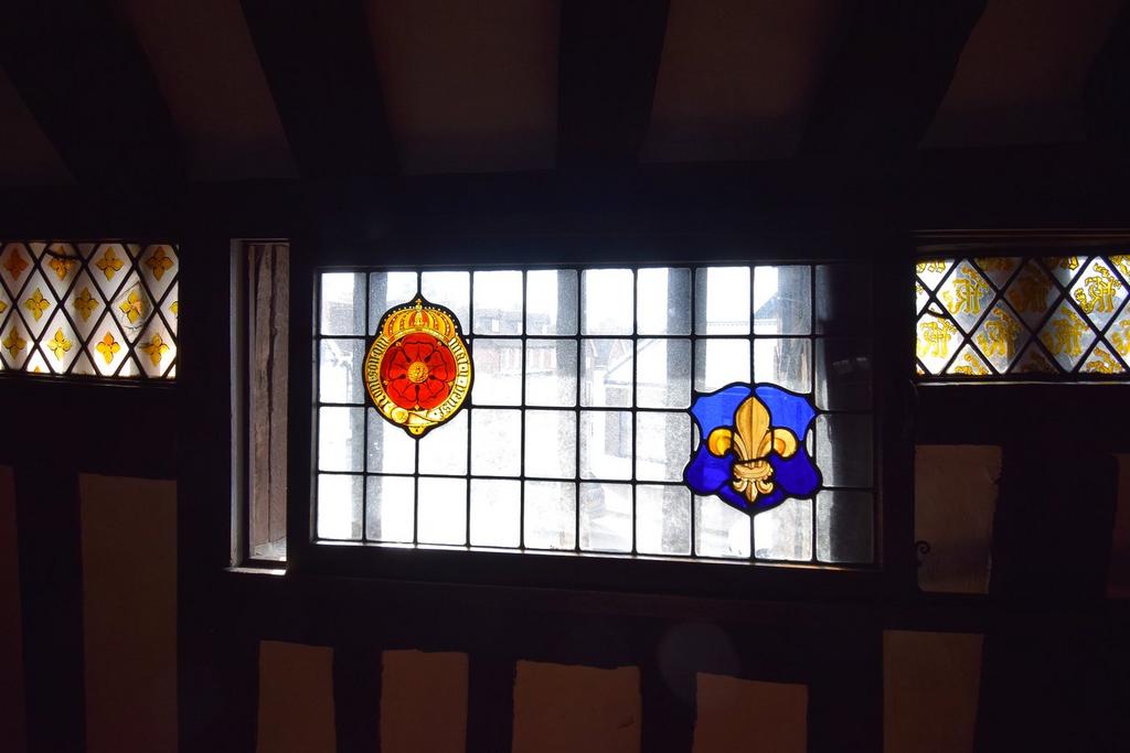 Feature Window