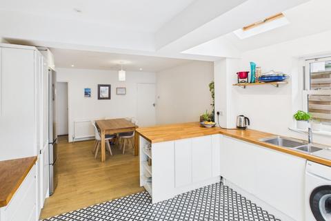undefined, Orchard Grove, Chalfont St. Peter, Gerrards Cross, Buckinghamshire, SL9