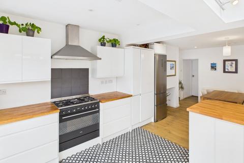 undefined, Orchard Grove, Chalfont St. Peter, Gerrards Cross, Buckinghamshire, SL9