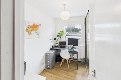 undefined, Orchard Grove, Chalfont St. Peter, Gerrards Cross, Buckinghamshire, SL9