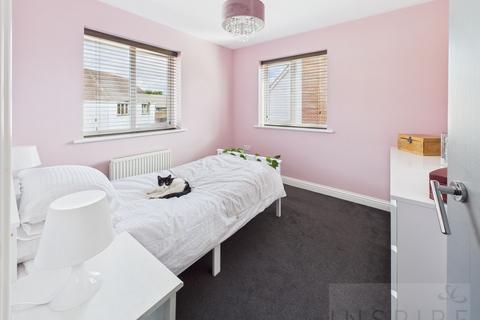 undefined, The Hemsleys, Crawley RH11