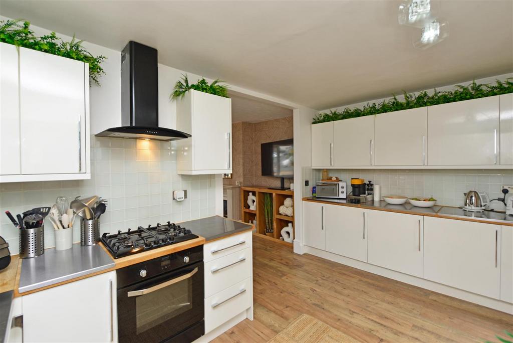 Fitted Dining Kitchen: